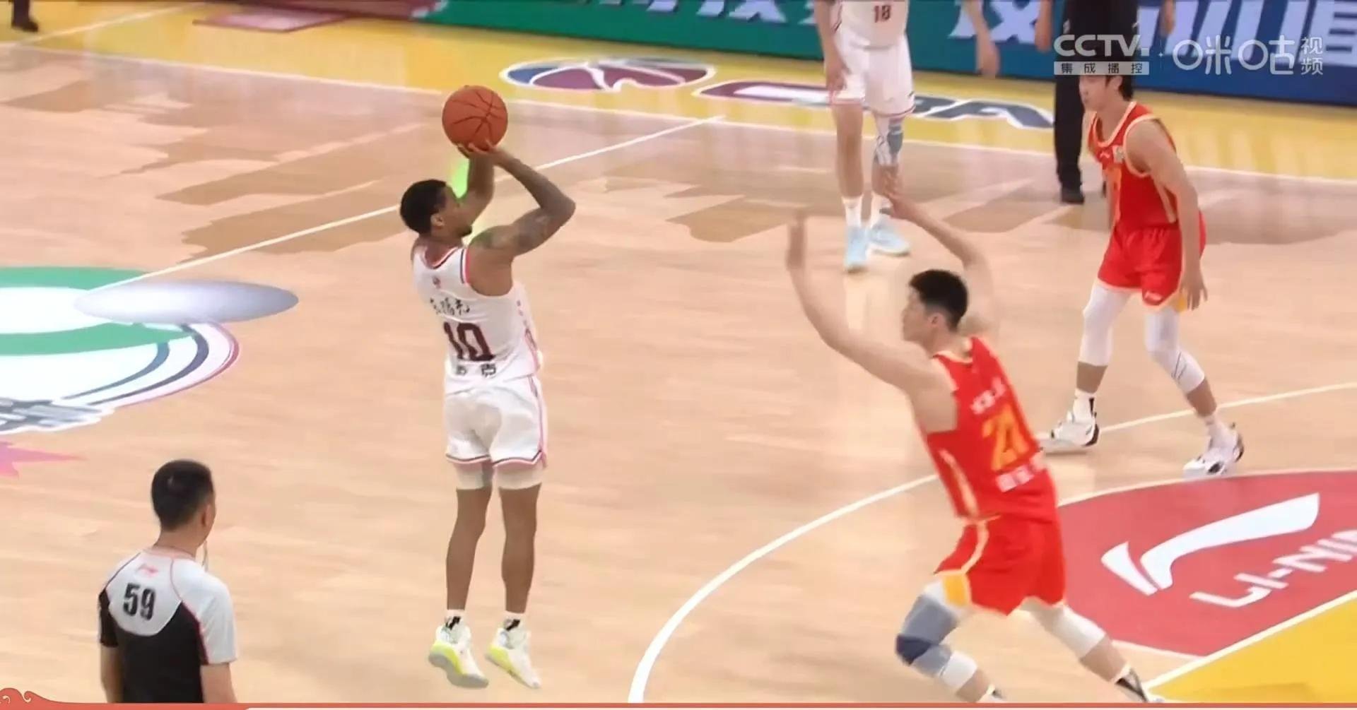 云南队士气高涨战胜四川金强队