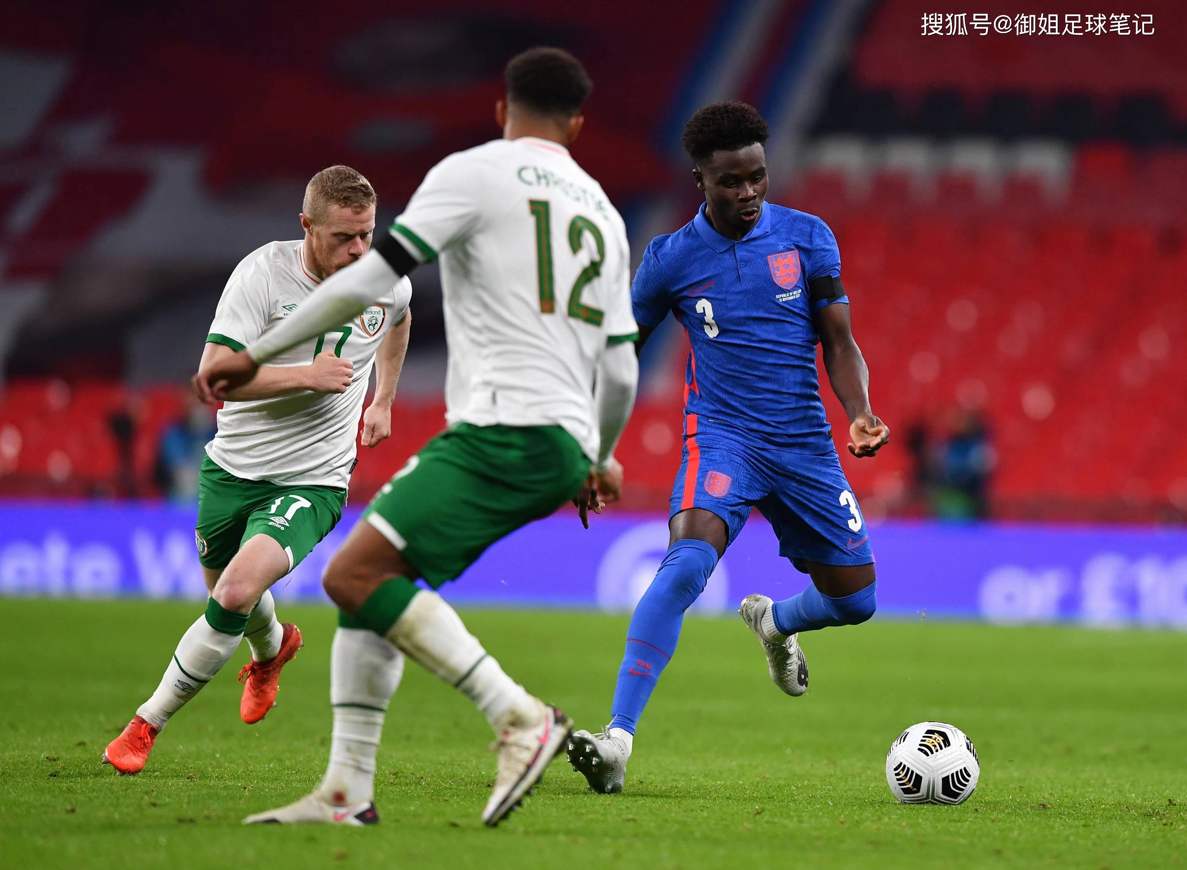 瑞士队主帅带领队伍，欧预赛决胜局全力以赴