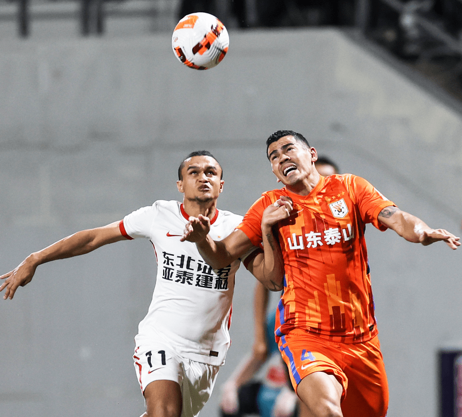 辽宁沈阳以稳固防线获胜，迅速跻身中超榜首