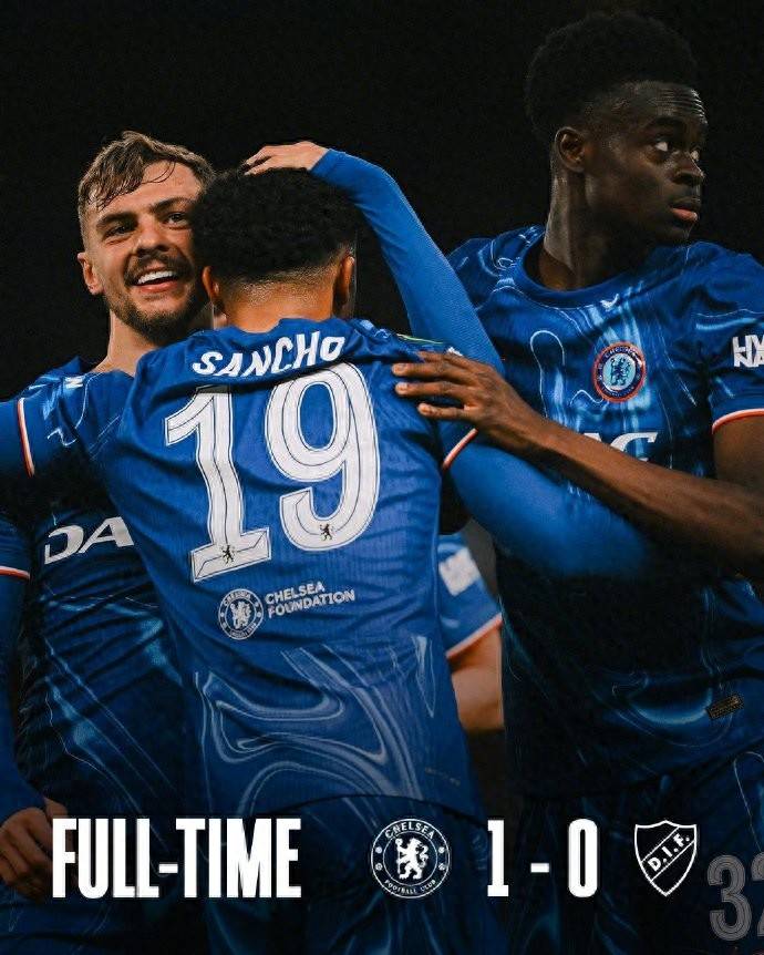 欧洲足球联赛激烈争夺，全力以赴