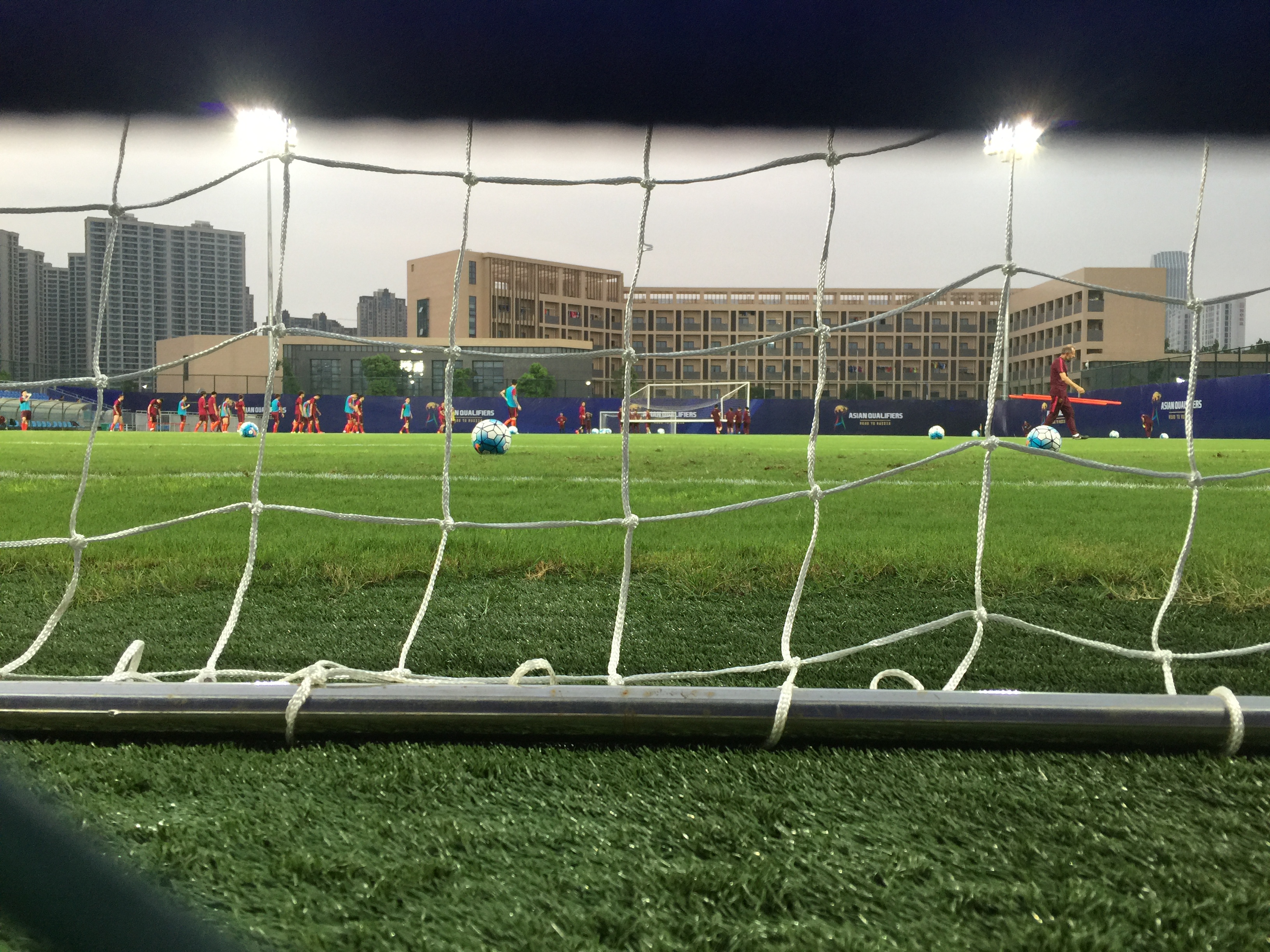 英国威廉希尔-乌兹别克队运动员刻苦训练，实现夺冠