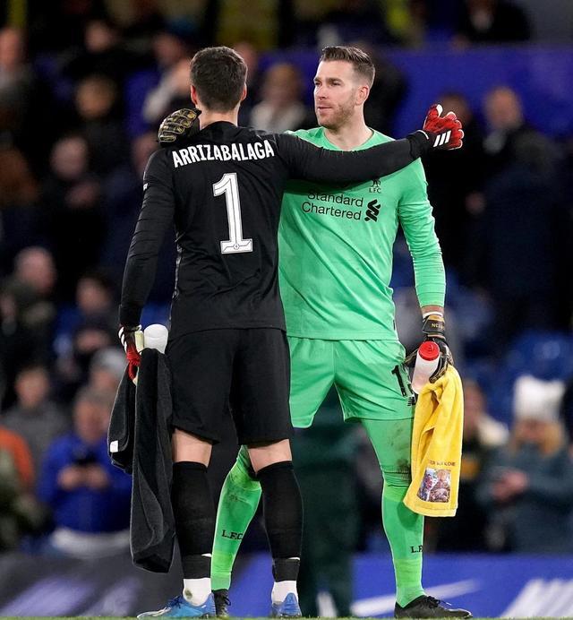 英国威廉希尔-战术集锦视频走红网络，球队默契表现引起热议