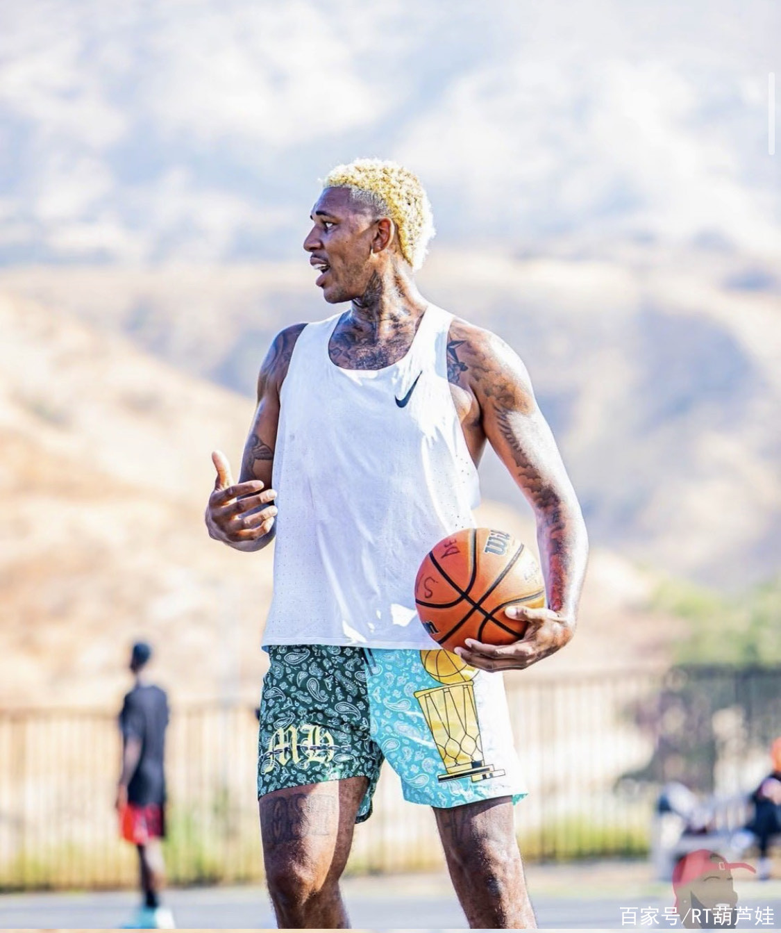 篮球明星尼克杨受伤缺席比赛,球队实力大减 篮球明星尼克杨受伤缺席比赛,球队实力大减