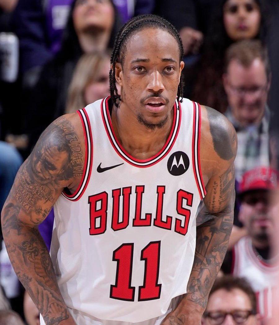 猛龙马刺激战，德罗赞成为关键先生