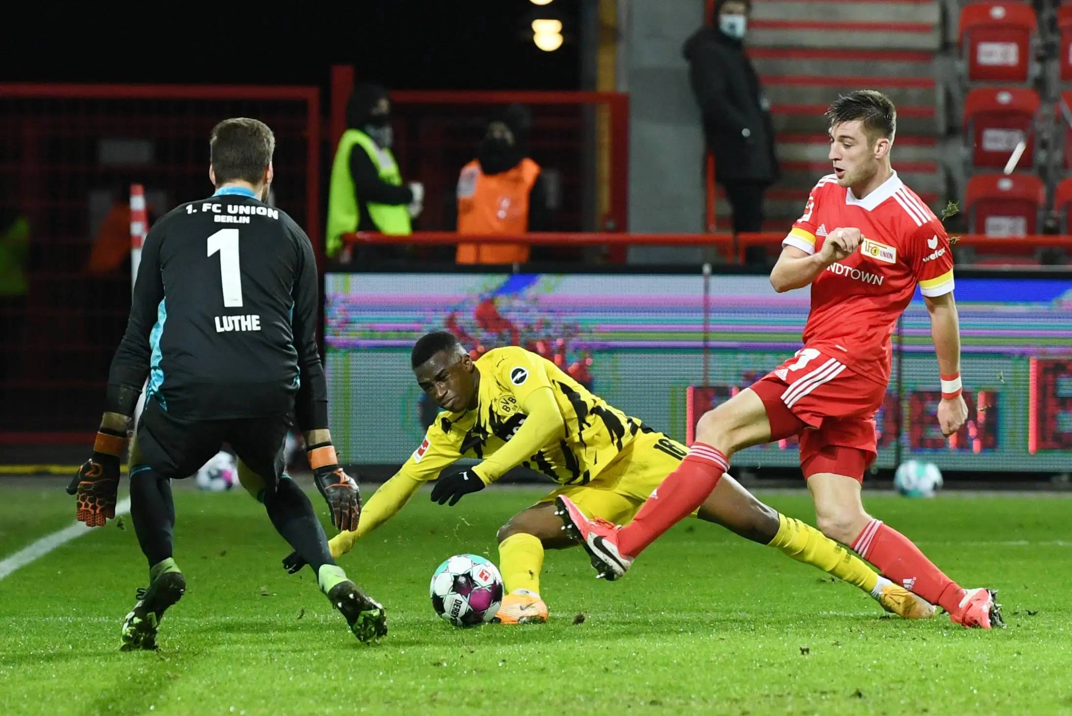 威廉希尔中文站-多特蒙德欧冠资格悬而未决，球队迎来关键时刻