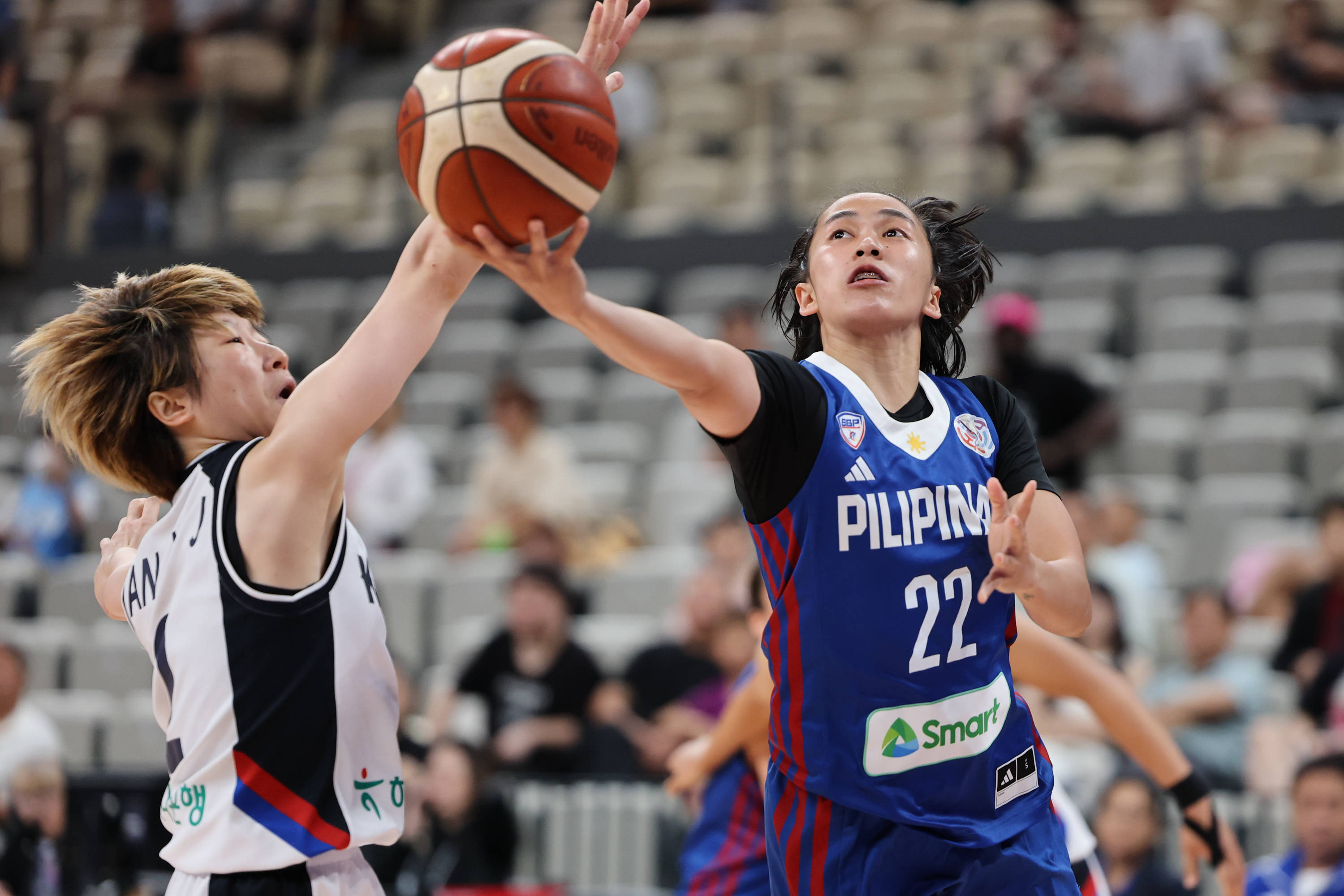 英国威廉希尔-亚洲杯篮球决赛群英荟萃场面火爆