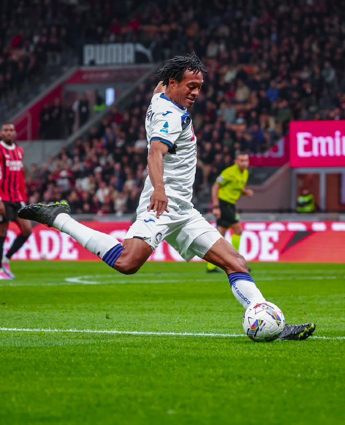 威廉希尔app-亚特兰大客场小胜斯帕尔，取得关键3分