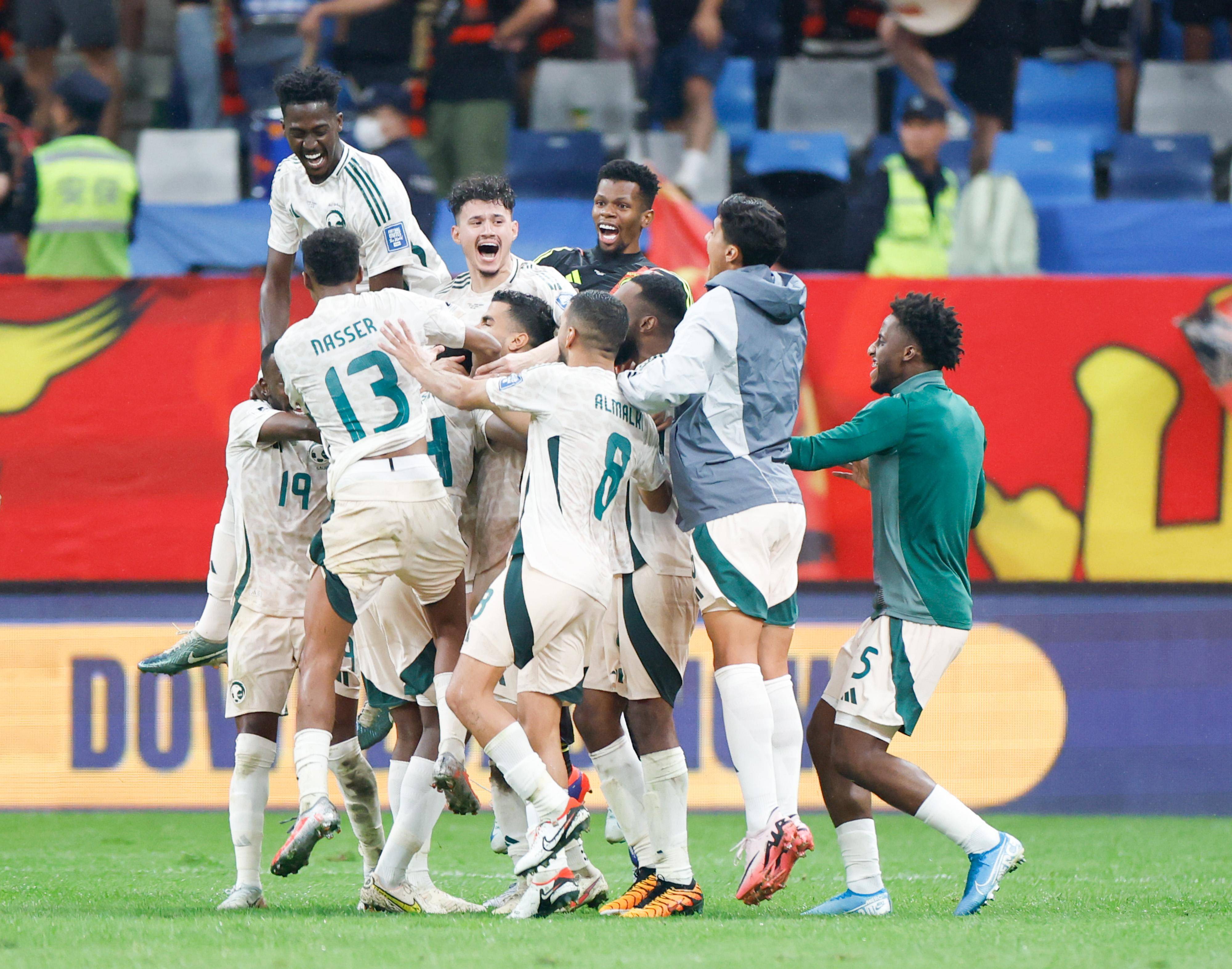 英国威廉希尔-亚洲足球赛事中球员风采迷人