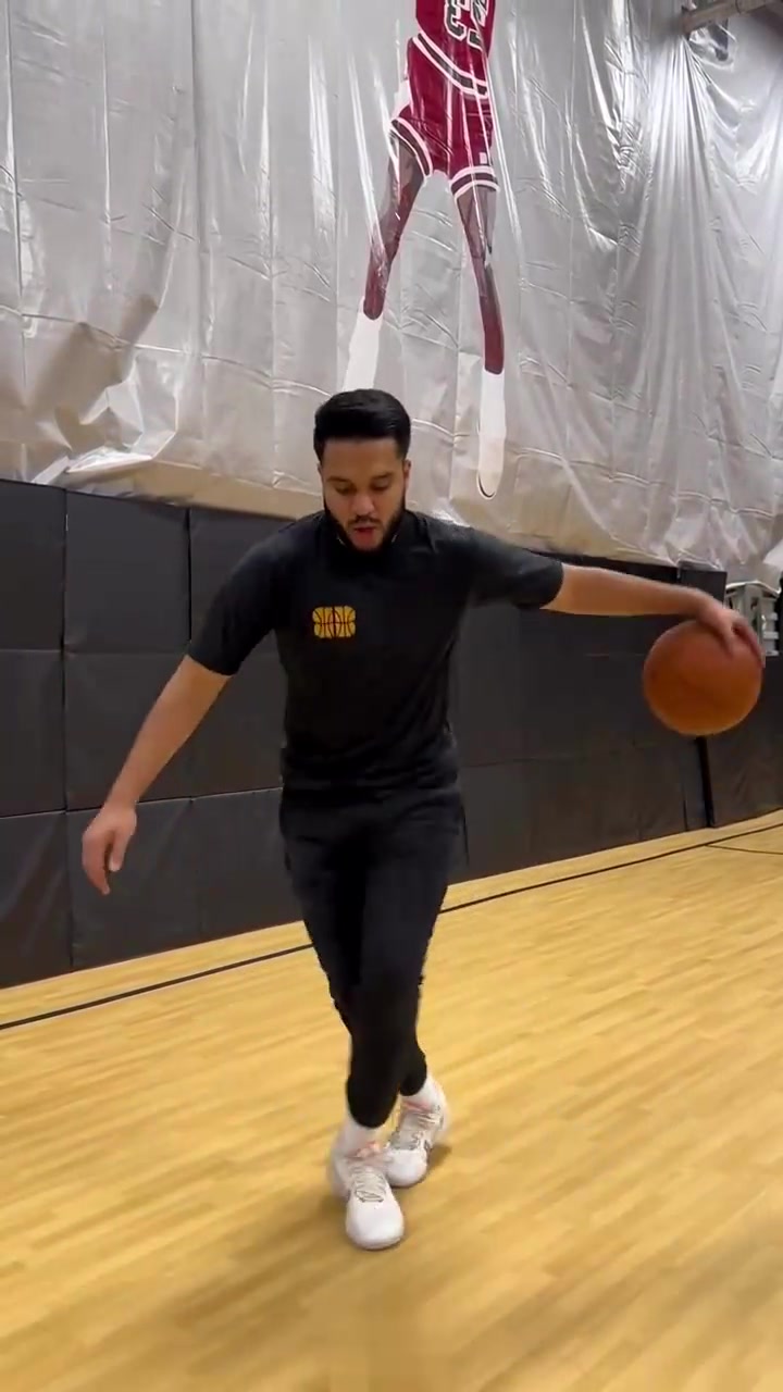 控球节奏胜局稳定,球队不负众望 控球节奏胜局稳定,球队不负众望