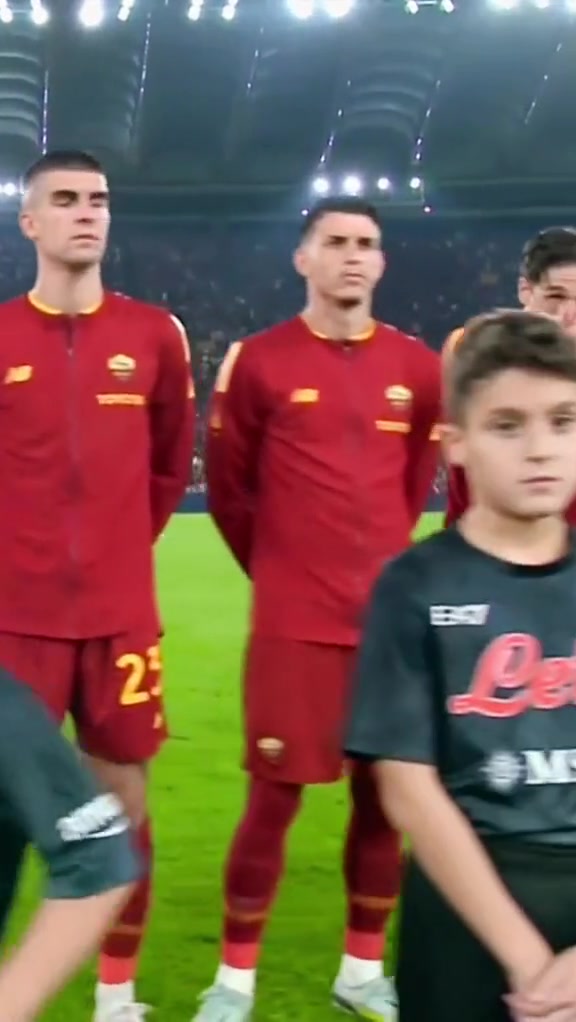 英国威廉希尔-热带足球魅力无限,球员激情争夺胜利