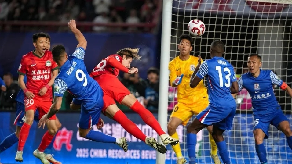 河南建业主场击败对手，重回中超前八行列