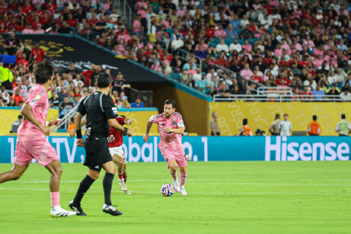 意大利战平捷克，双方五五开平，难分胜负