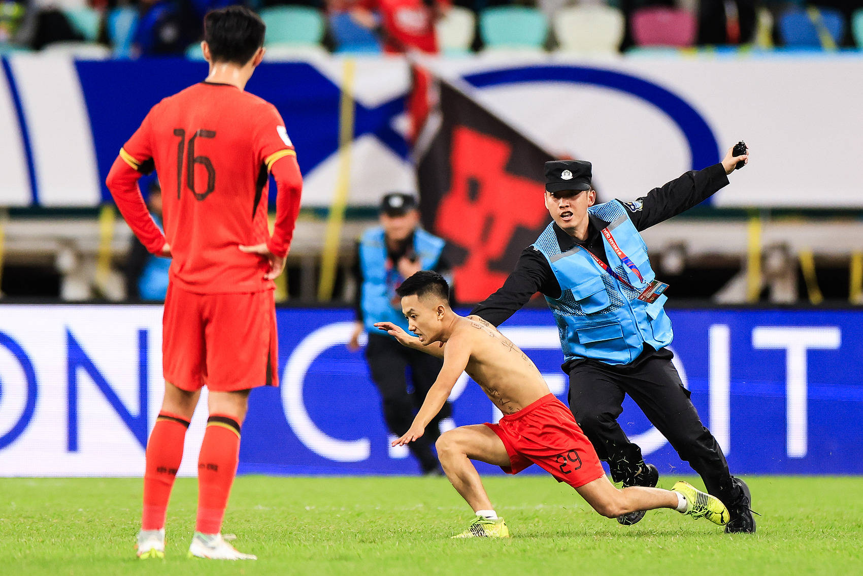厦门队主场不敌对手,遭遇连败 厦门队主场不敌对手,遭遇连败