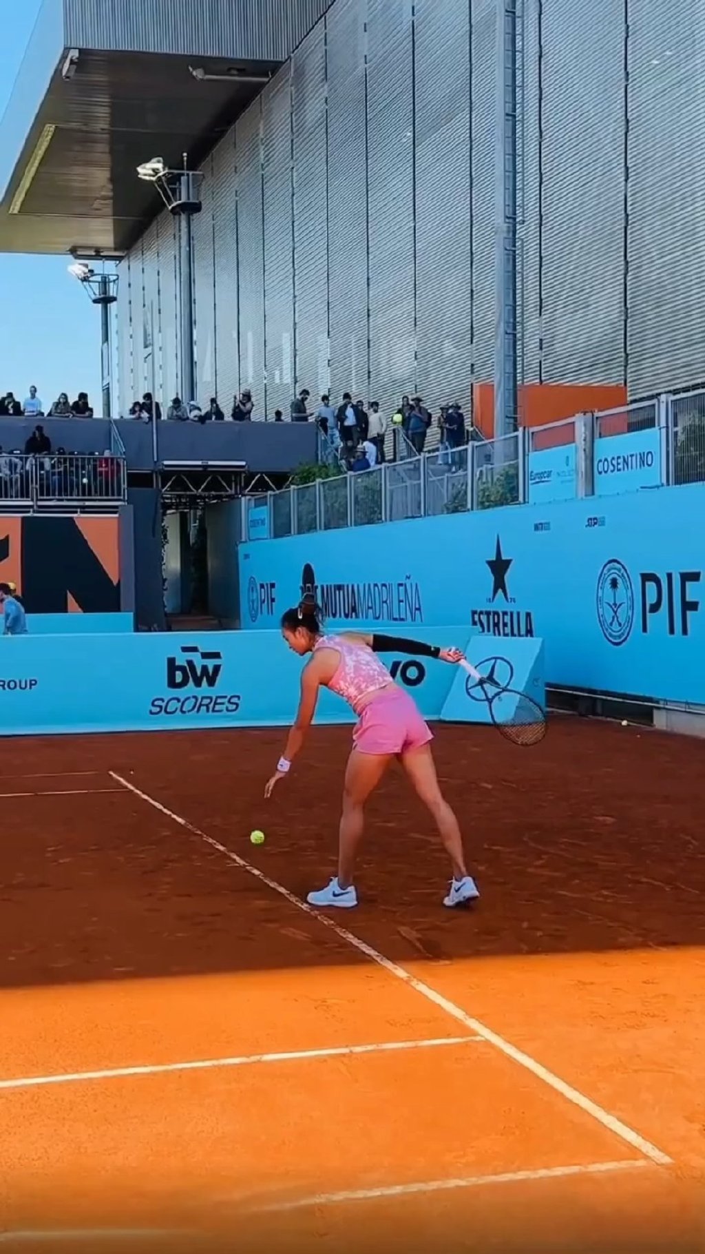 威廉希尔app-潦草英勇志愿奉献，跑步女选手勇上终极坛道