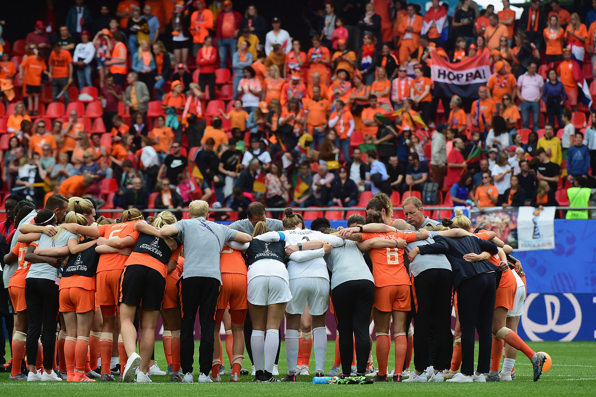 英国威廉希尔-足球对战精彩汇聚,球迷欢呼不已