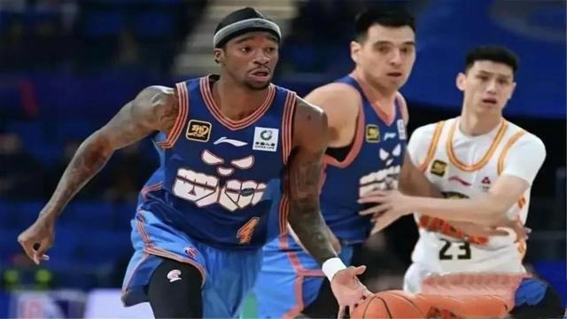 云南男篮外援发挥不佳，球队主教练忧心