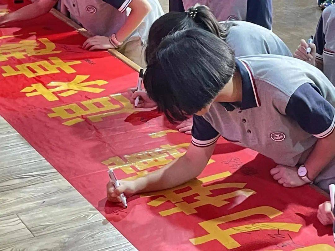 英国威廉希尔-保加利亚选手励志向前，砥砺前行英勇豪取雄姿飒爽