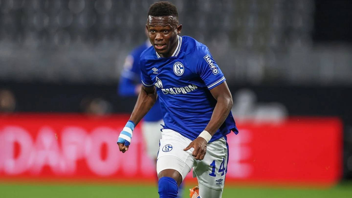 热身比赛中受伤，沙尔克04主力缺阵