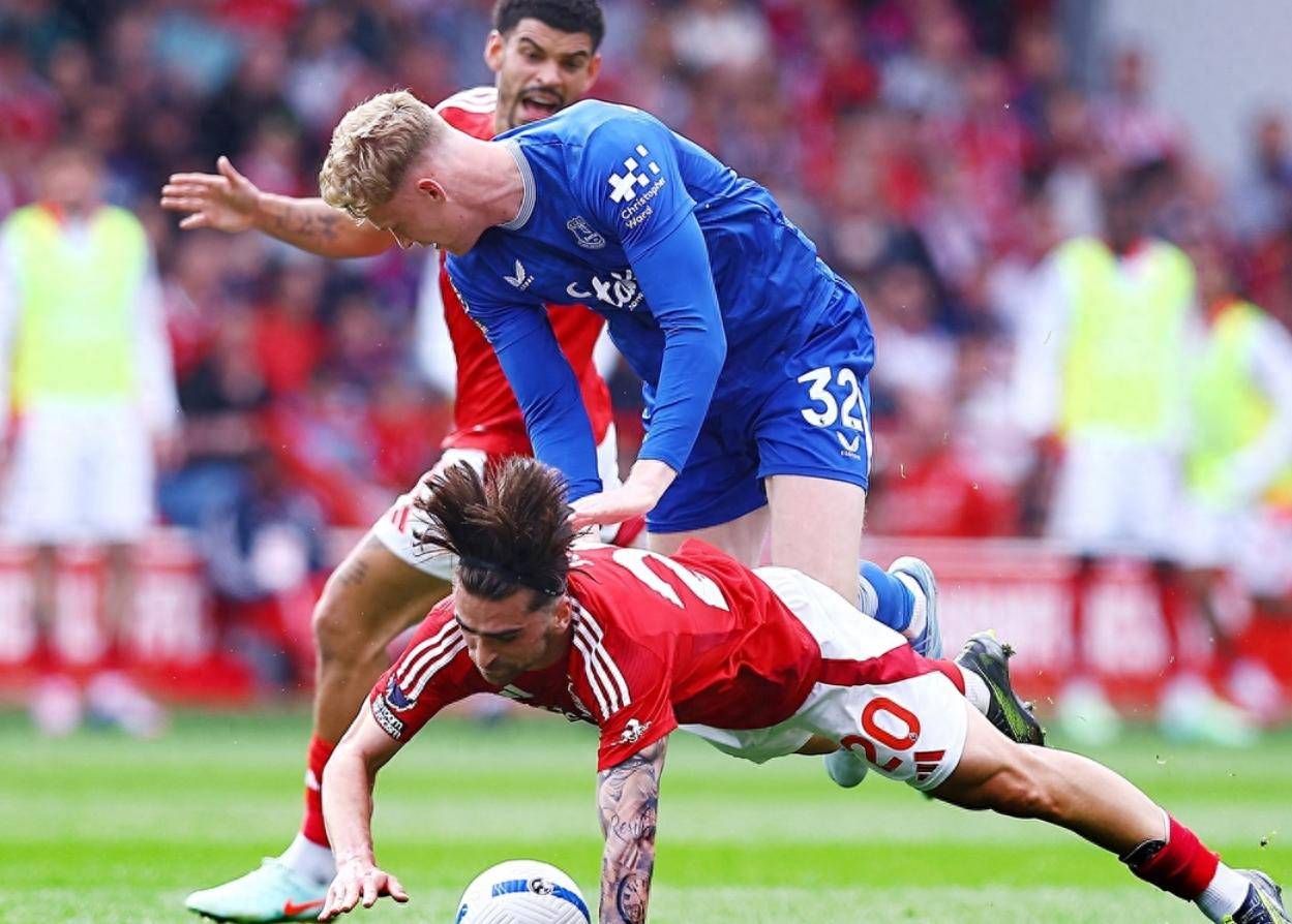 曼城主场惨败，英超豪门陷入连败危机