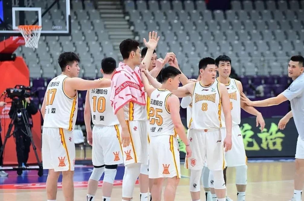 威廉希尔app-辽宁血拼胜利：周鹏三双带队赢下天津