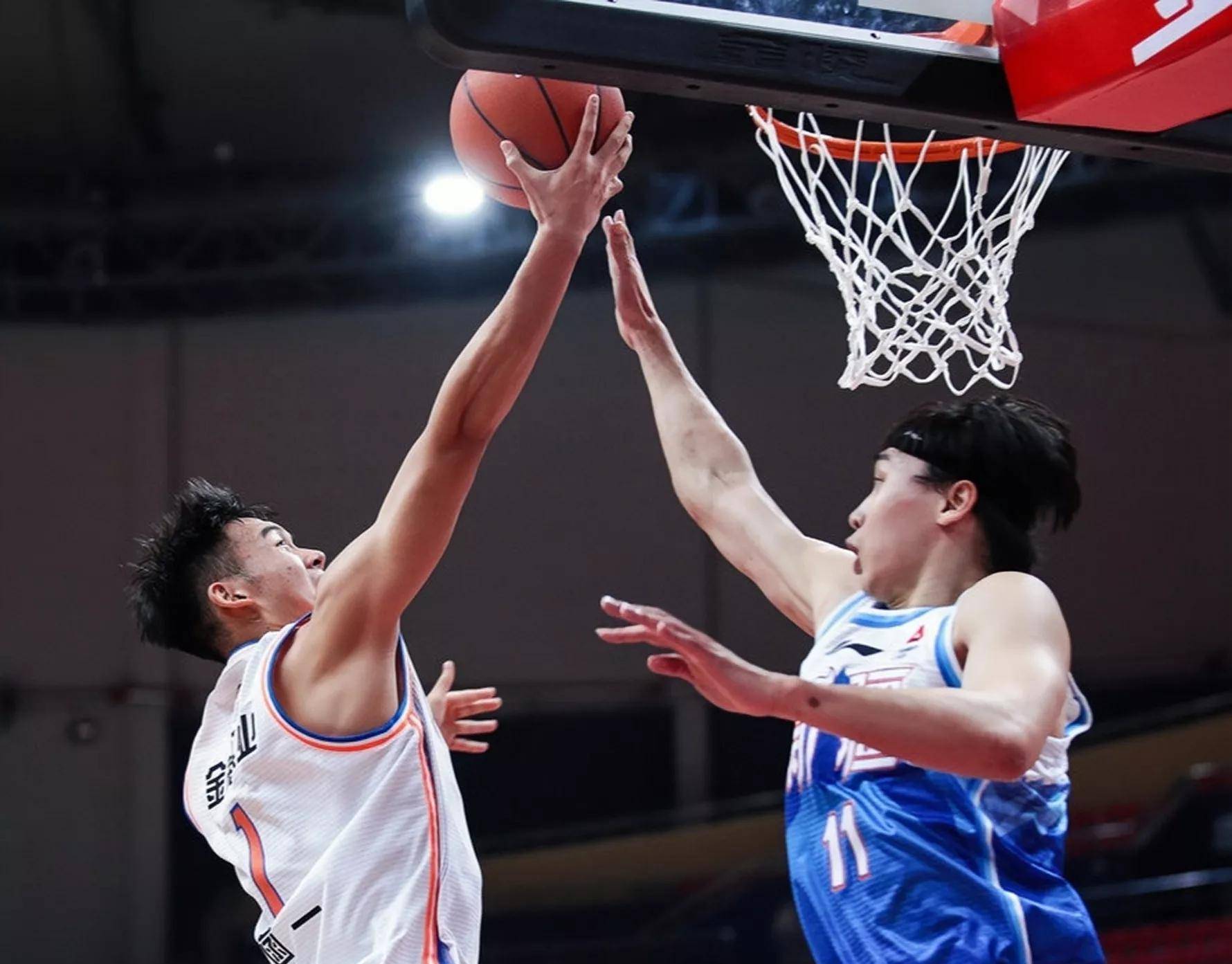 破冰之战欧洲豪门对阵实力弱旅