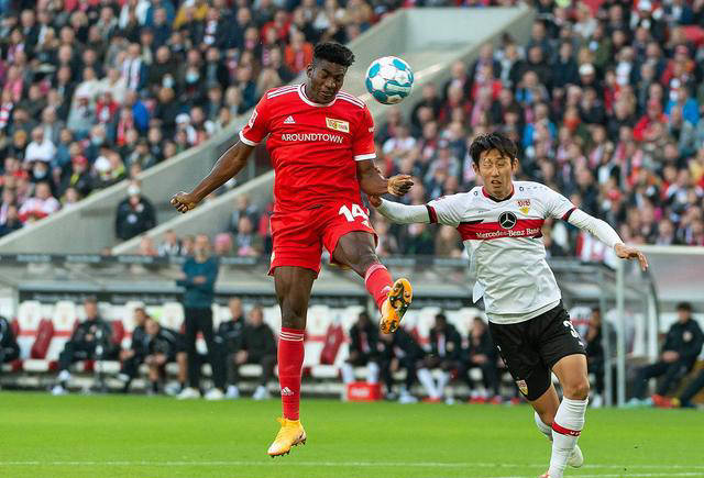 威廉希尔app-沃尔夫斯堡实现客场逆袭，豪取三分壮行业