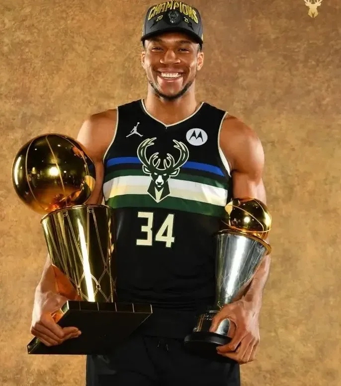 威廉希尔中文站-雄鹿胜鹈鹕，字母哥再现全面发挥