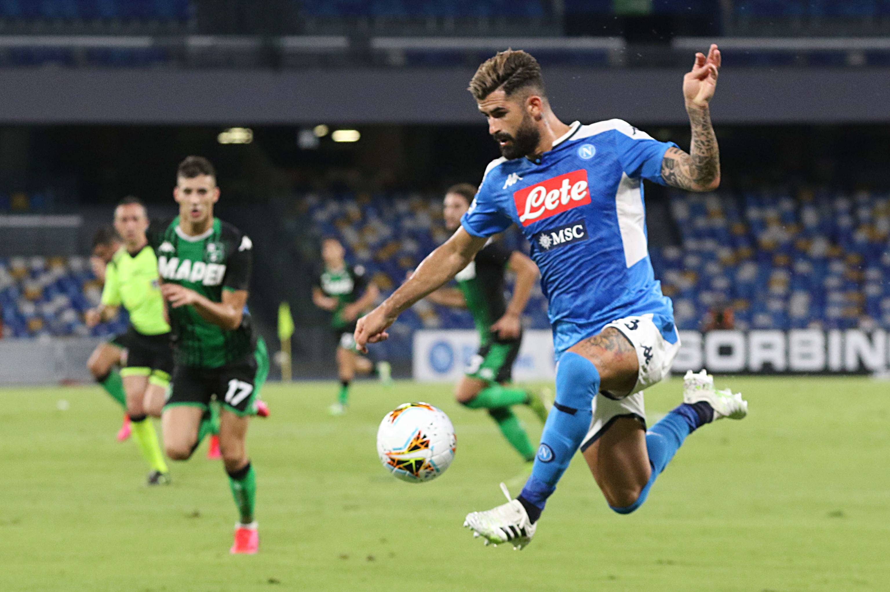 意大利足球联赛:那不勒斯2-0击败都灵,取得胜利 意大利足球联赛:那不勒斯2-0击败都灵,取得胜利