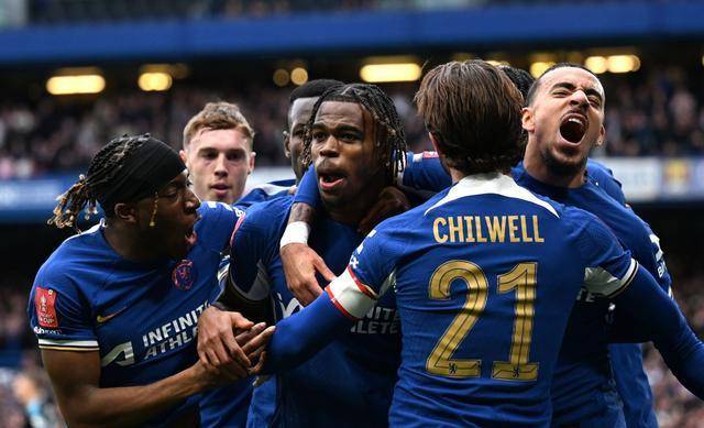 威廉希尔官网-切尔西惊险取胜，成功挺进淘汰赛