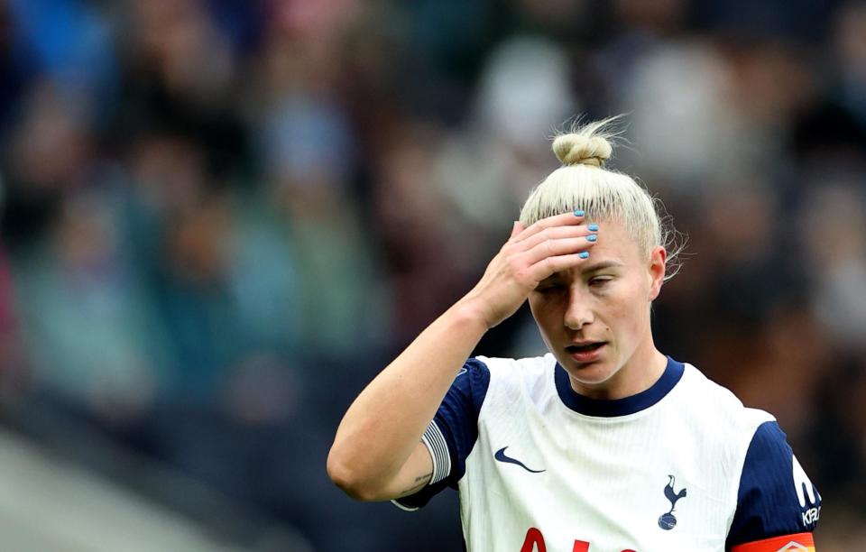 英格兰女子足球超级联赛战况激烈