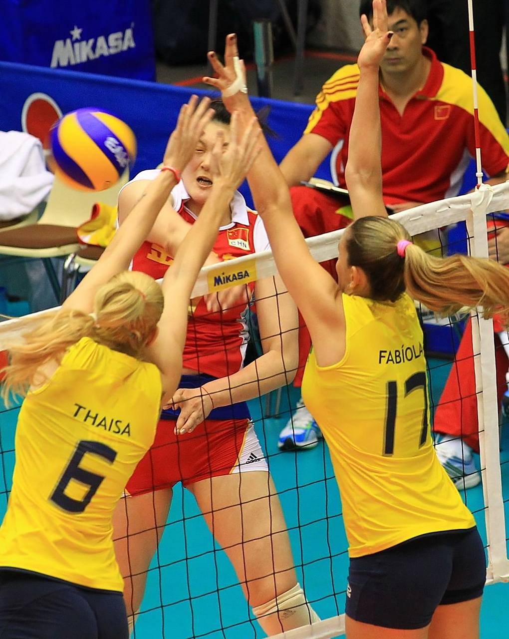 中国女排力克巴西,晋级半决赛 中国女排力克巴西,晋级半决赛