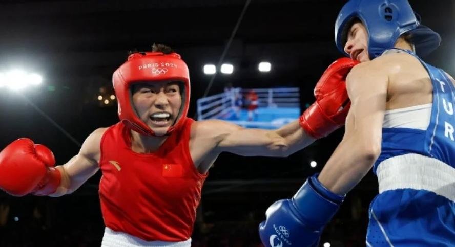 英国威廉希尔-德国拳击选手勇夺金牌，赢得观众喝彩