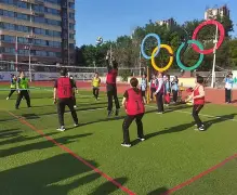 埃尔切展现团队精神，披荆斩棘向前