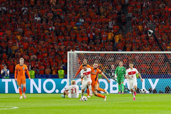 威廉希尔官网-火爆的欧洲足球锦标赛，球迷狂热助阵