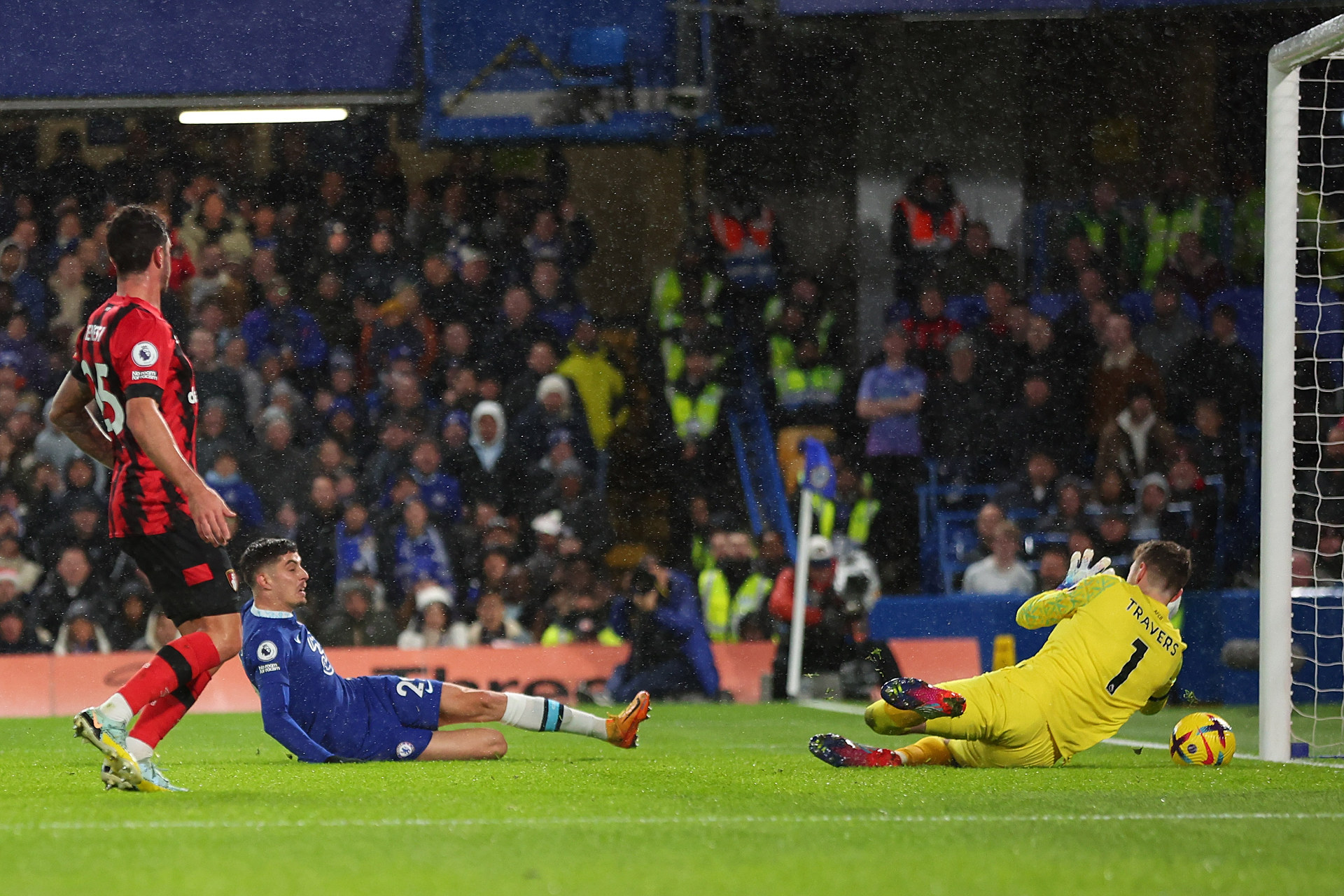 英格兰欧洲预选赛：斯特林破门，助球队取得重要胜利