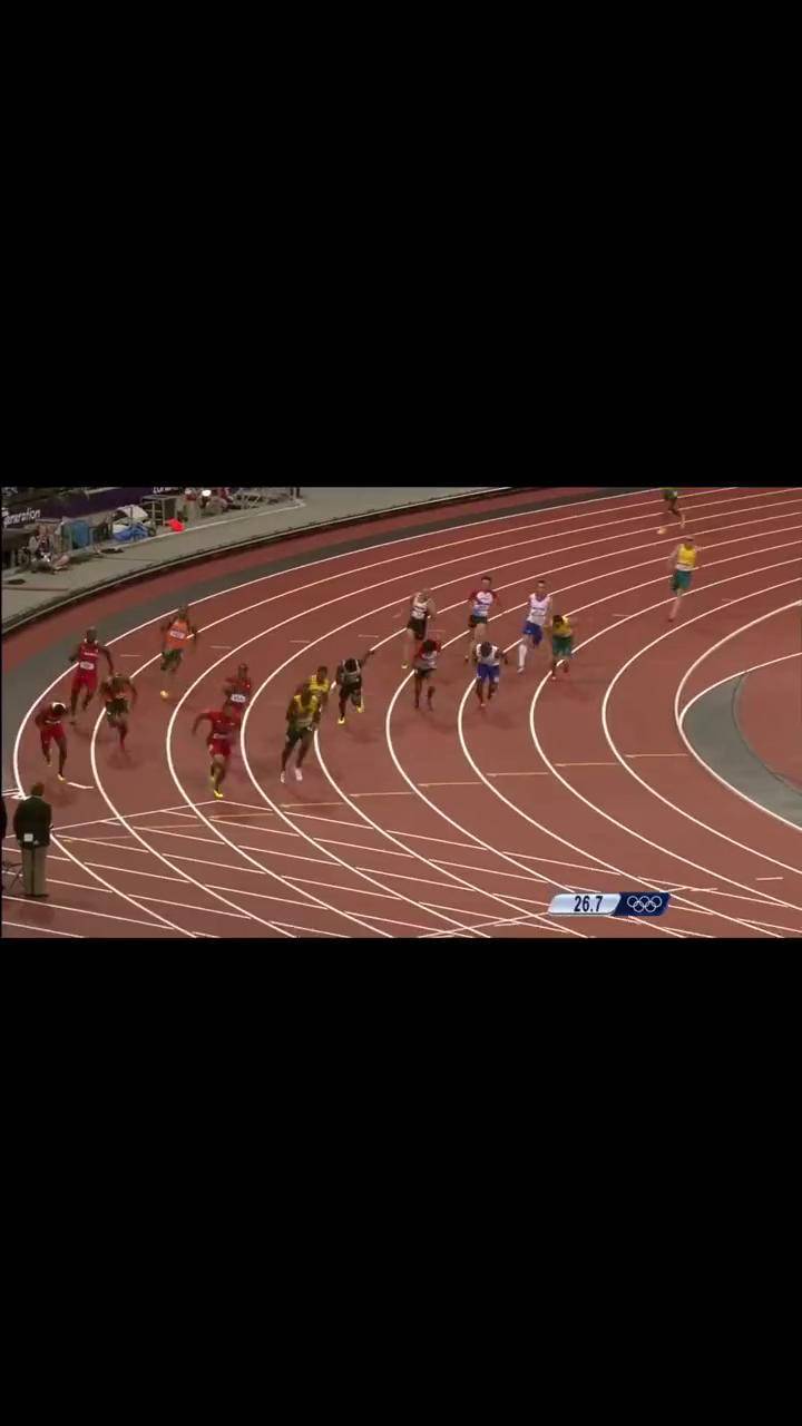 美国田径队在接力赛中取得胜利