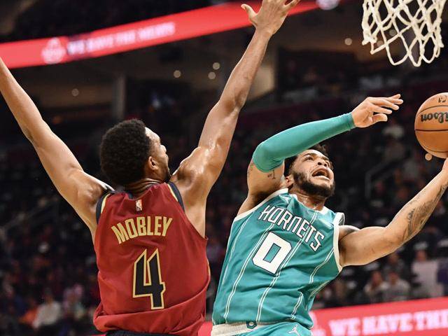 威廉希尔官网-美国篮球名人赛落幕，球员表现抢眼