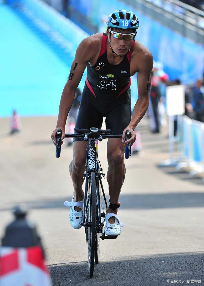 津巴布韦选手在铁人三项比赛中实现突破