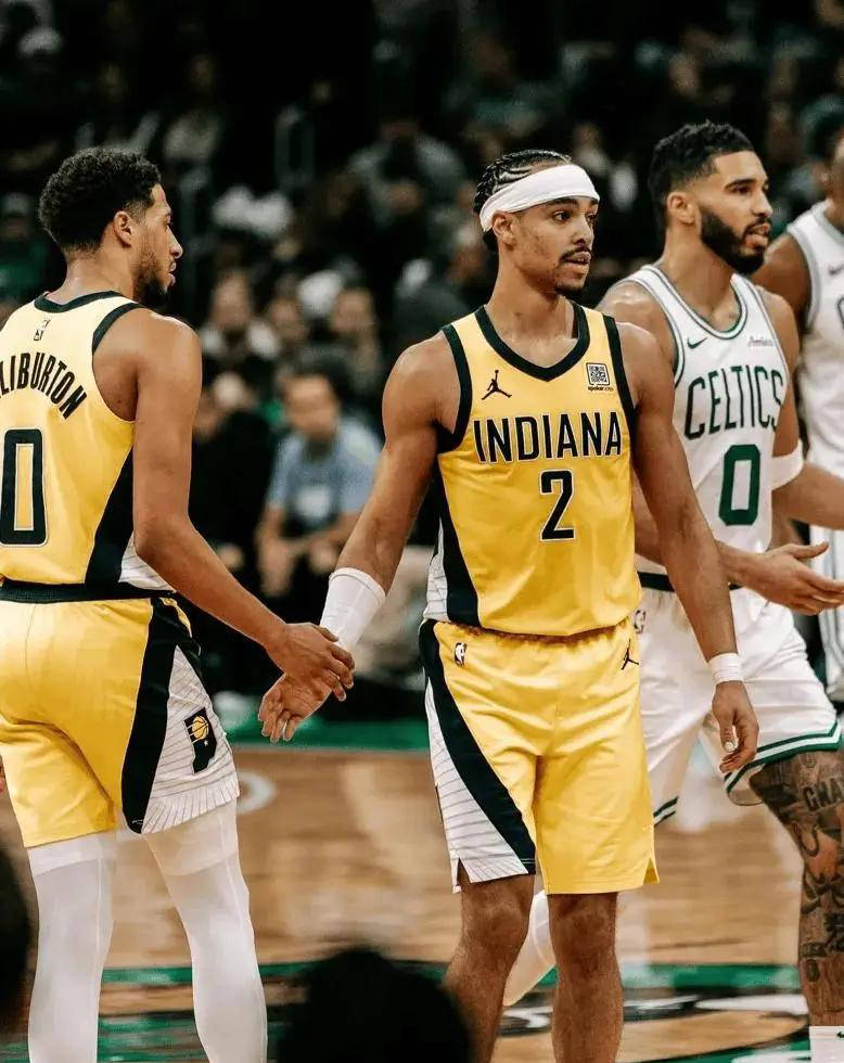 步行者球员因伤休战,球队调整战术备战 步行者球员因伤休战,球队调整战术备战