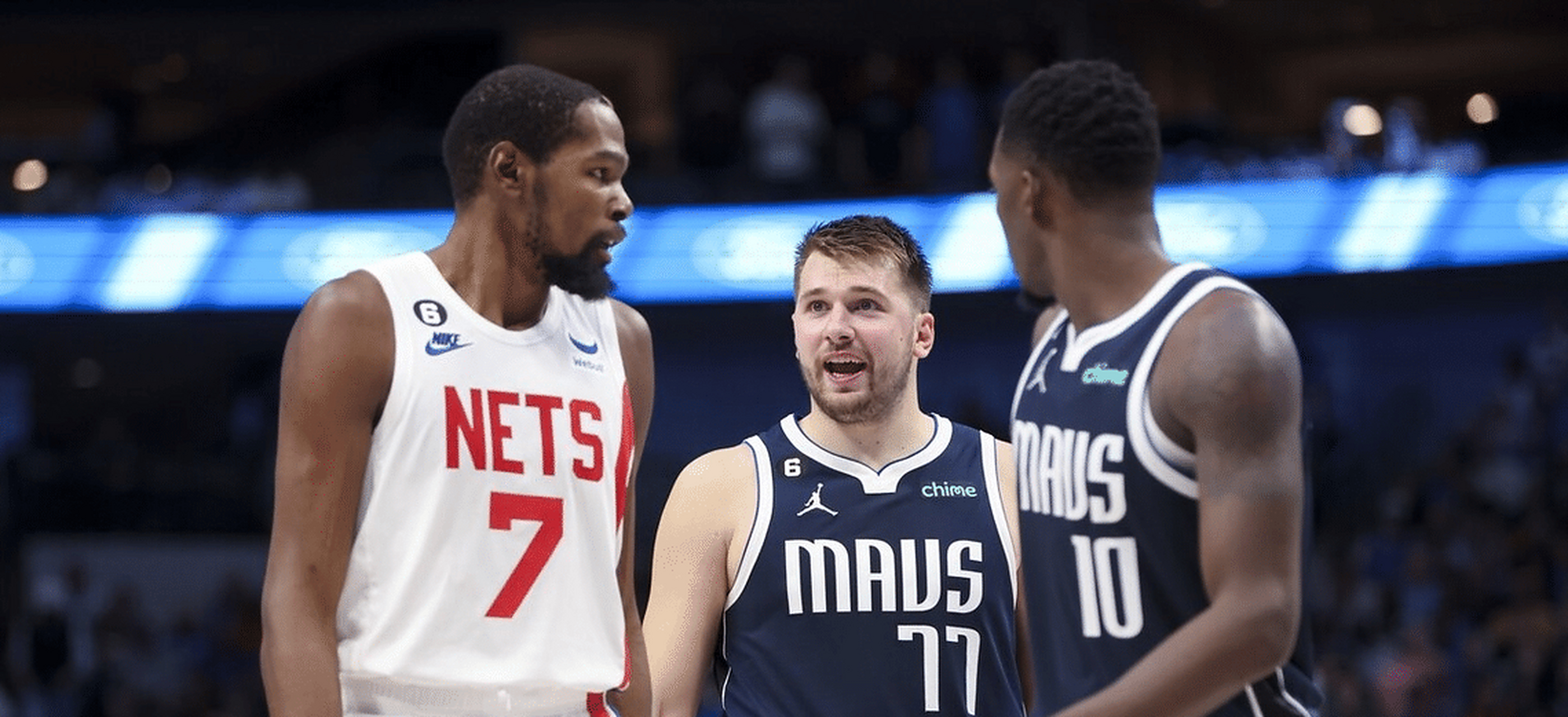 英国威廉希尔-雄鹿队客场落败,球迷对球队战术调整意见纷纷