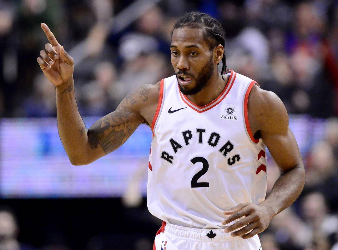 猛龙队稳定发挥，战胜马刺队