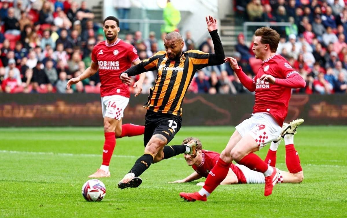 布里斯托尔城球队突破困境，取得胜利