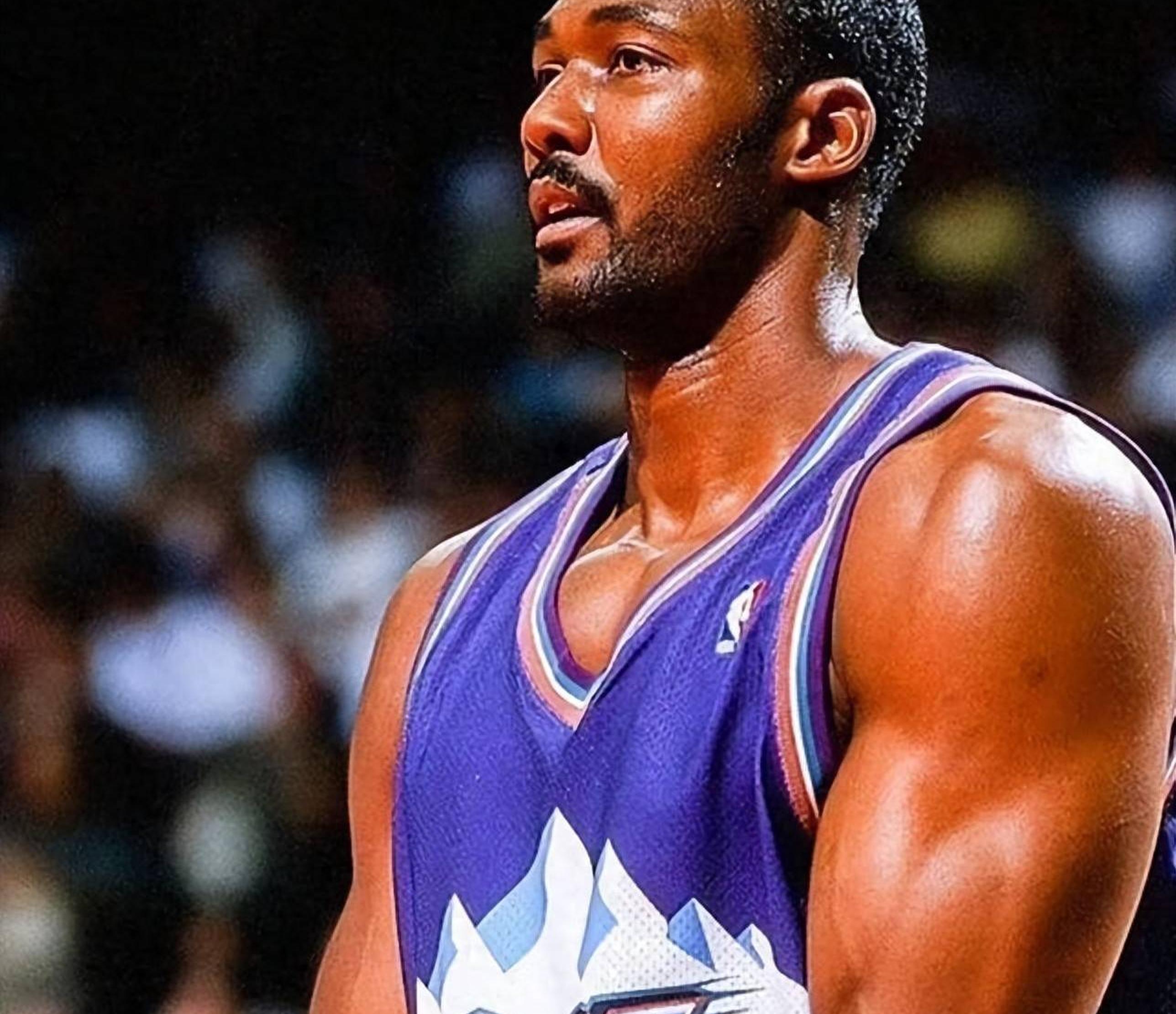 英国威廉希尔-现役球员表现出色，成为焦点人物