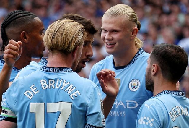 曼城大胜击败对手，继续保持联赛领跑