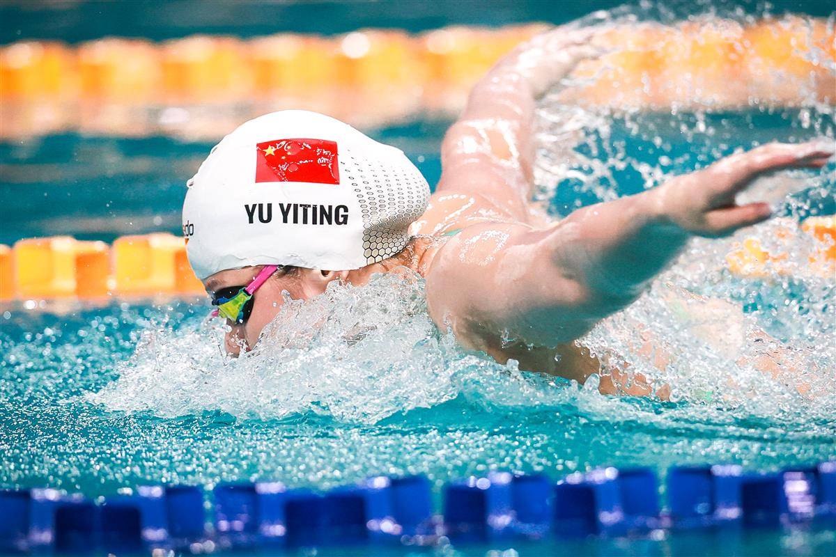 愈战愈勇！游泳选手力挫强敌