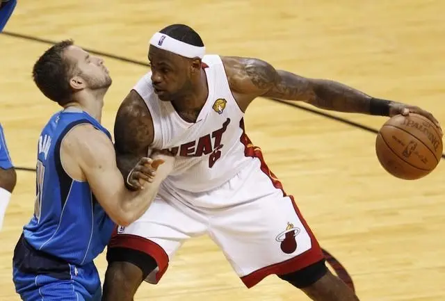 小牛控卫状态神勇,率队逆袭击败对手 小牛控卫状态神勇,率队逆袭击败对手