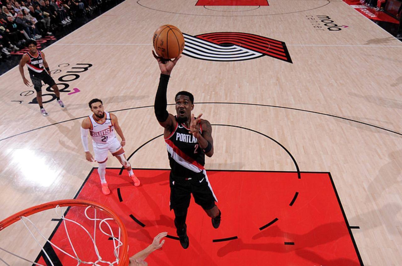 开拓者中锋内线统治力爆棚，对手难以对抗