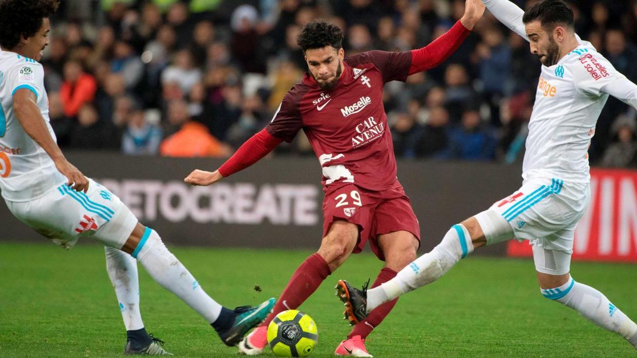 兰斯客场险胜雷恩，豪取三分