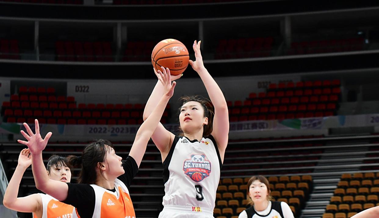 内蒙古女篮奋力抗衡,挺进决赛! 内蒙古女篮奋力抗衡,挺进决赛!