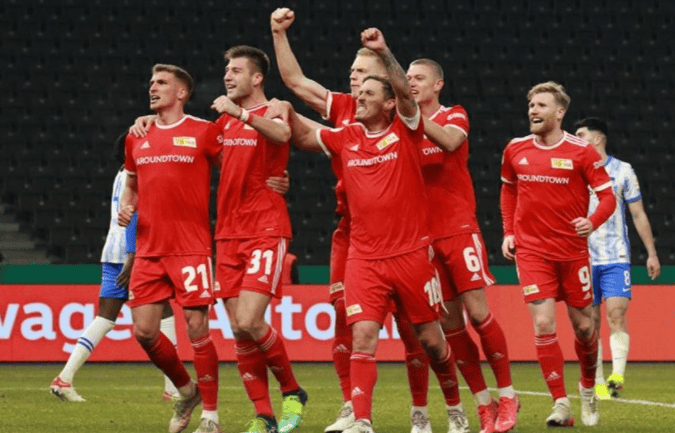 英国威廉希尔-柏林联队合作默契，士气高涨